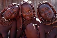 Trois jeunes Himbas à Walvis Bay - Namibie